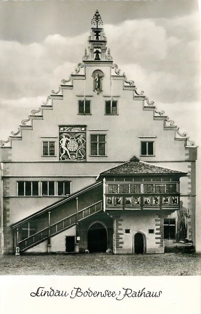 Lindau (Lago de Constança) Rathaus — fachada com relógio e balcão — Verlag Erwin Burda, Freiburg - Frente