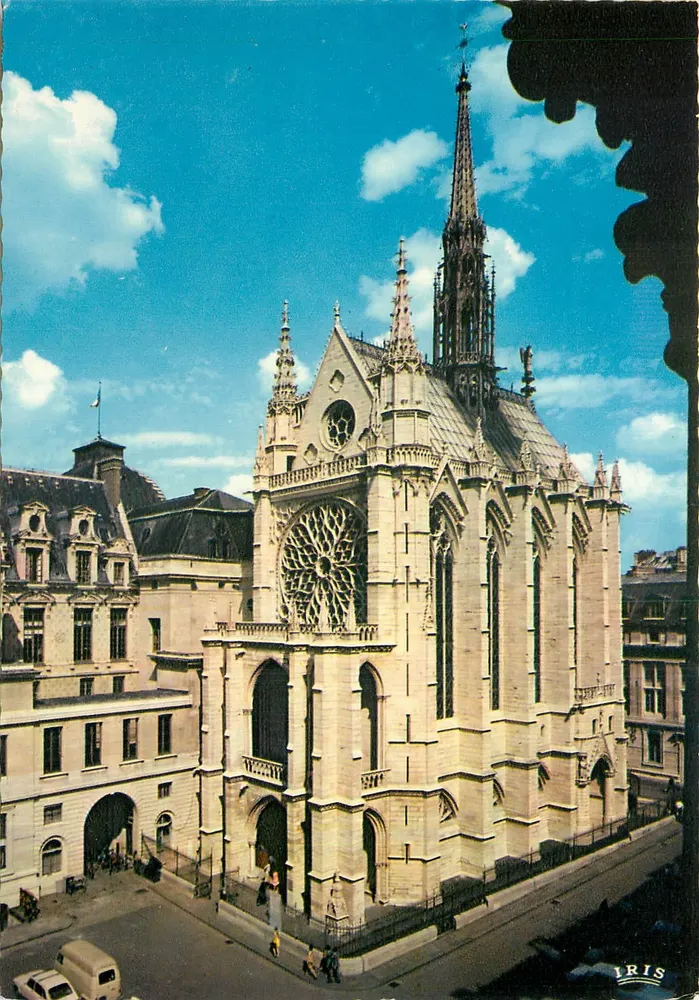A Santa Capela — Paris — Edições Iris - Frente