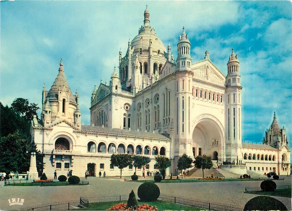 Basílica do Sagrado Coração — Paris — editada por IRIS - Frente