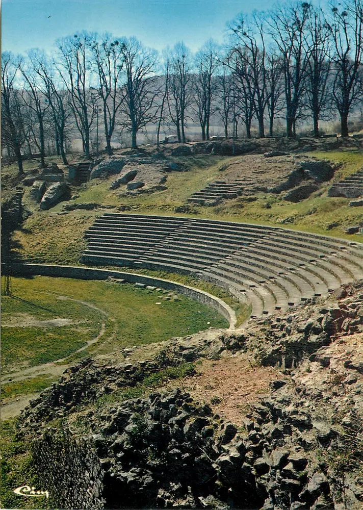 Autun (S.-et-L.) — Teatro romano — Impressor Macon (71) 'CIM' n° 37 - Frente