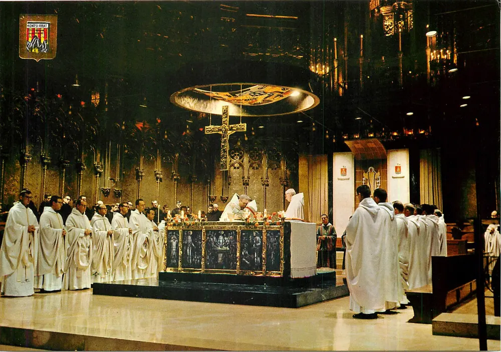 Cerimônia religiosa — Catedral de Montserrat — Edições Piqué, Barcelona - Frente