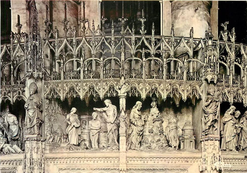 चार्ट्रज (28. ई.-एंड-एल.) — गिरजाघर के विवरण — कॉम्बियर इम्प्रेसर, वैगन (71. एस.-एंड-एल.) - आगे