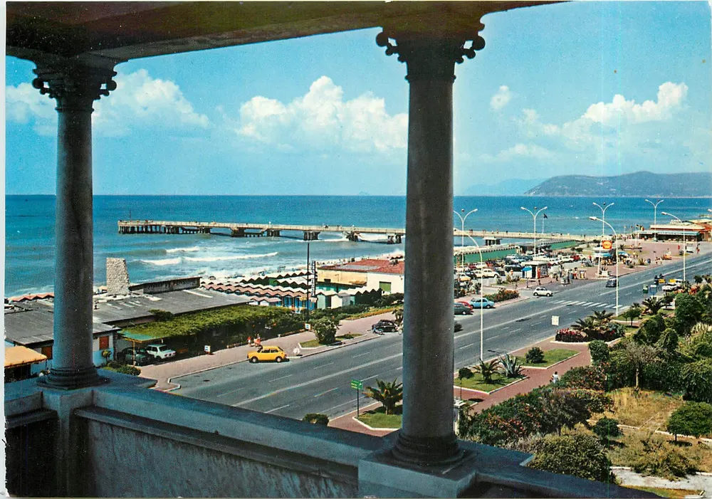 Marina di Massa — Pontile e lungomare — Ed. Tiziana n° 335 - Front