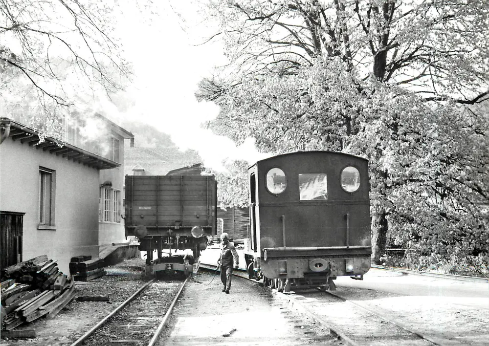Betriebsablauf an der Renfer-Schachtstelle in Bözingen — 26.4.1967 — Foto J.L. Rochaix — BVA, 161.10 MBB - Vorderseite