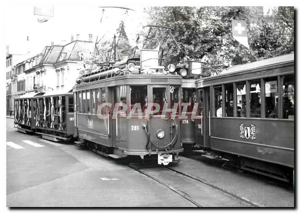 Trams in Lausanne — B2 201, B2 1077 und B2 1062 in Linie 2 — Foto P. Sutter - Vorderseite