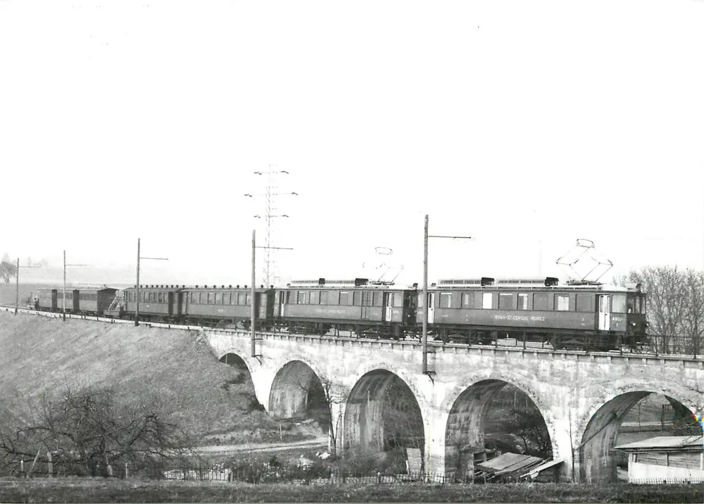 Doppelpersonen-Schneeschlittenzug — Brücke der Asse — Foto M. Grandguillaume 154.1 NSI-CM - Vorderseite