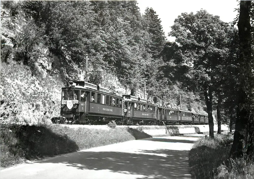 Spezialzug zum 50. Jubiläum zwischen St-Cergue und la Givrine — 9.7.1966 — Foto M. Grandguillaume — BVA, Aloys Fauquez 93, 1018 Lausanne - Vorderseite