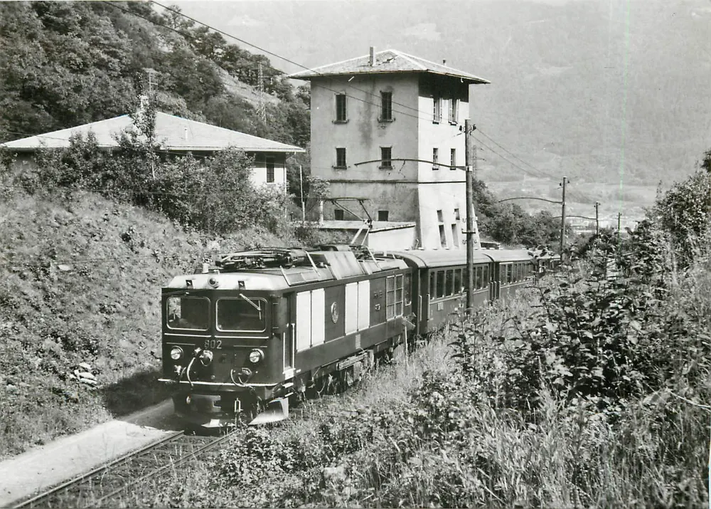 Tren hacia St-Moritz en Campocologno-Confine — Junio 1975 — foto R. Todt — BVA, Aloys Fauquez 180.10 RhB - Anverso