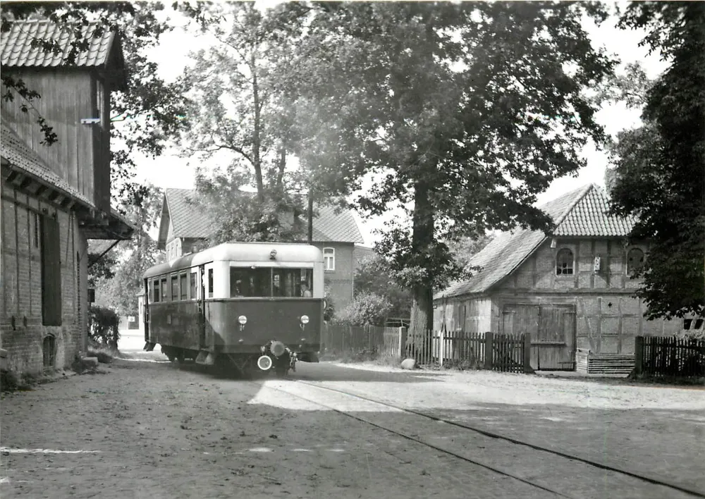 ऑटोरेल T 63 उएनज़ेन (VT 4, विस्मार, 1934) — फोटो R. टॉड्ट — 535.8 HSA - आगे