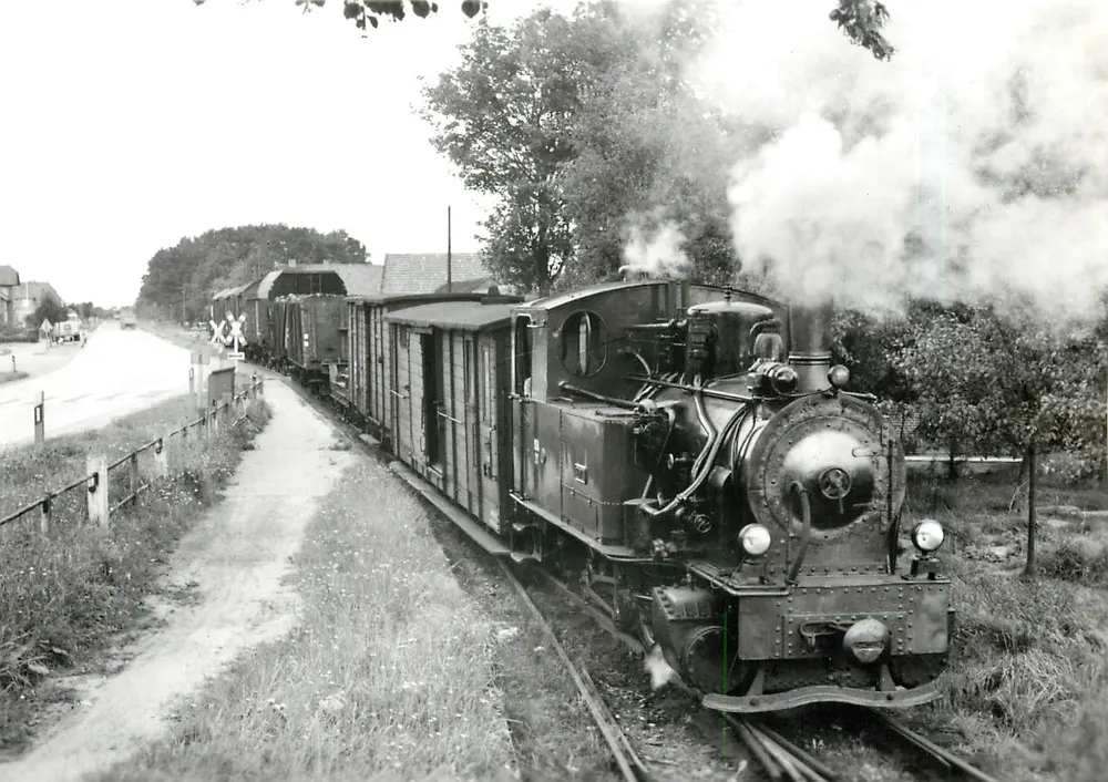 Chegada a Heiligenfelde — locomotiva a vapor — Foto R. Todt - Frente