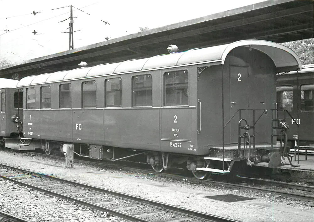 Voiture B 4227 — gare de Brigue — BVA, FO - Recto