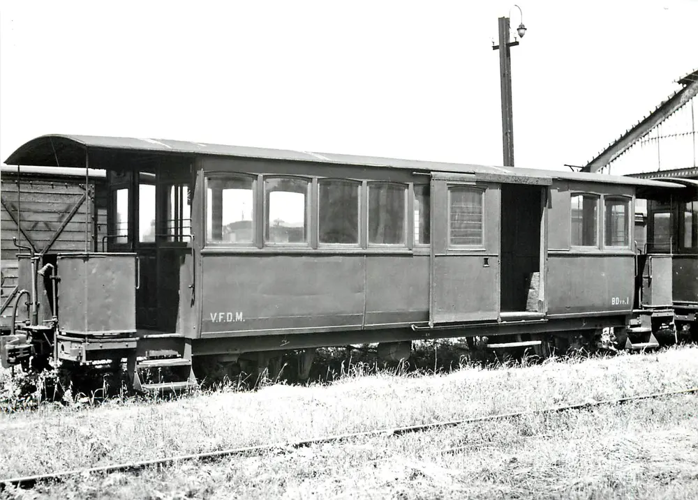 Gemischte Kutsche mit strahlenden Achsen — BD 1 in Castres — Foto M. Rifault, Sammlung J.L. Rochaix — 1018 - Vorderseite