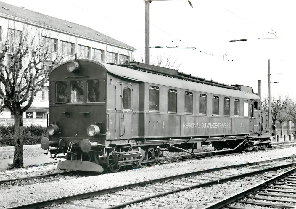 Automotriz diesel-elétrica RVT BCm 2/5 — Rücksseite des diesel-elektr. Triebwagens — Ernst B. Lennwiler Verlag - Frente