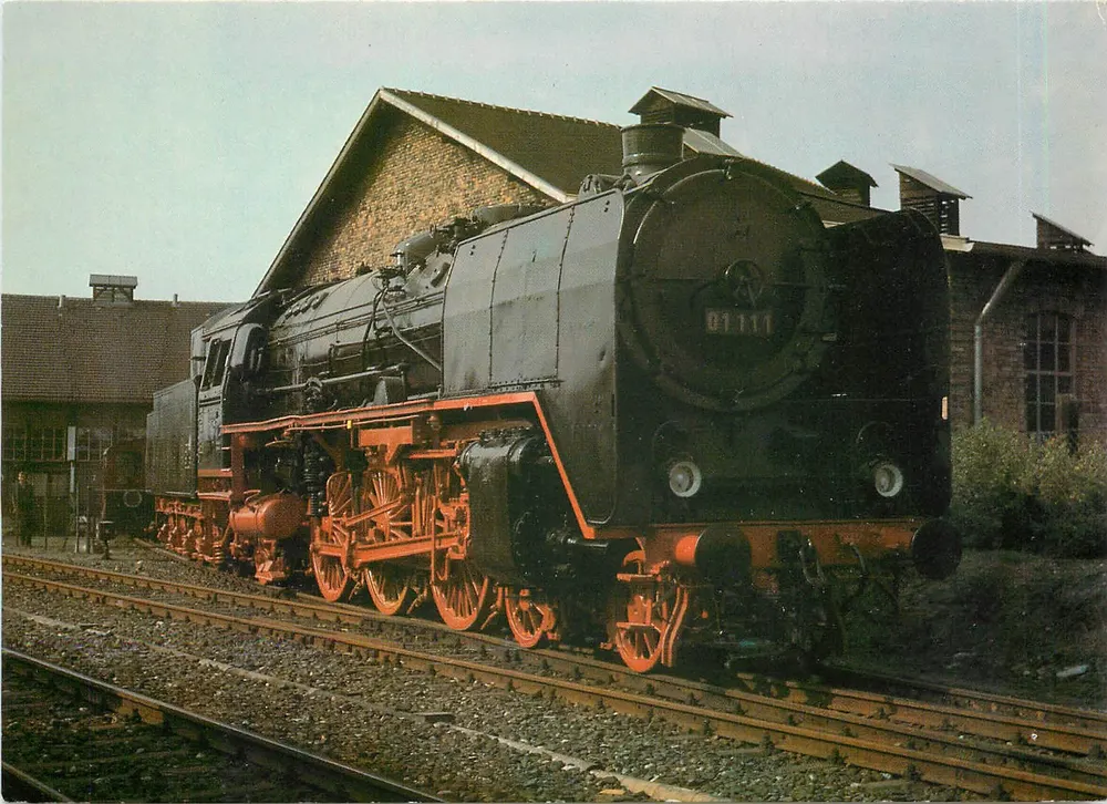 Sneltreinlocomotief 01 111 — Berliner-Masch.-Bau AG, 2 C'1-h 2, fabricatienummer 10309 — Deutsches Dampflok-Museum Neuenmarkt-Oberfranken - Voorkant