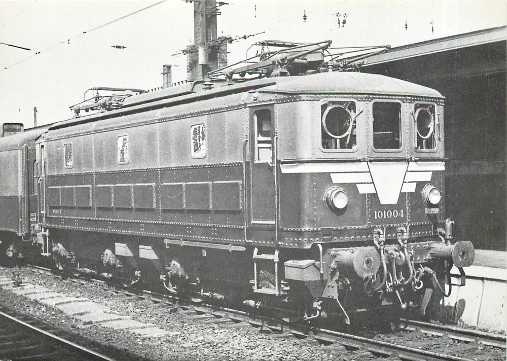 Elektryczna lokomotywa serii 28 — Braine-le-Comte - Liège — Wydawnictwo a.s.b.l. - Awers