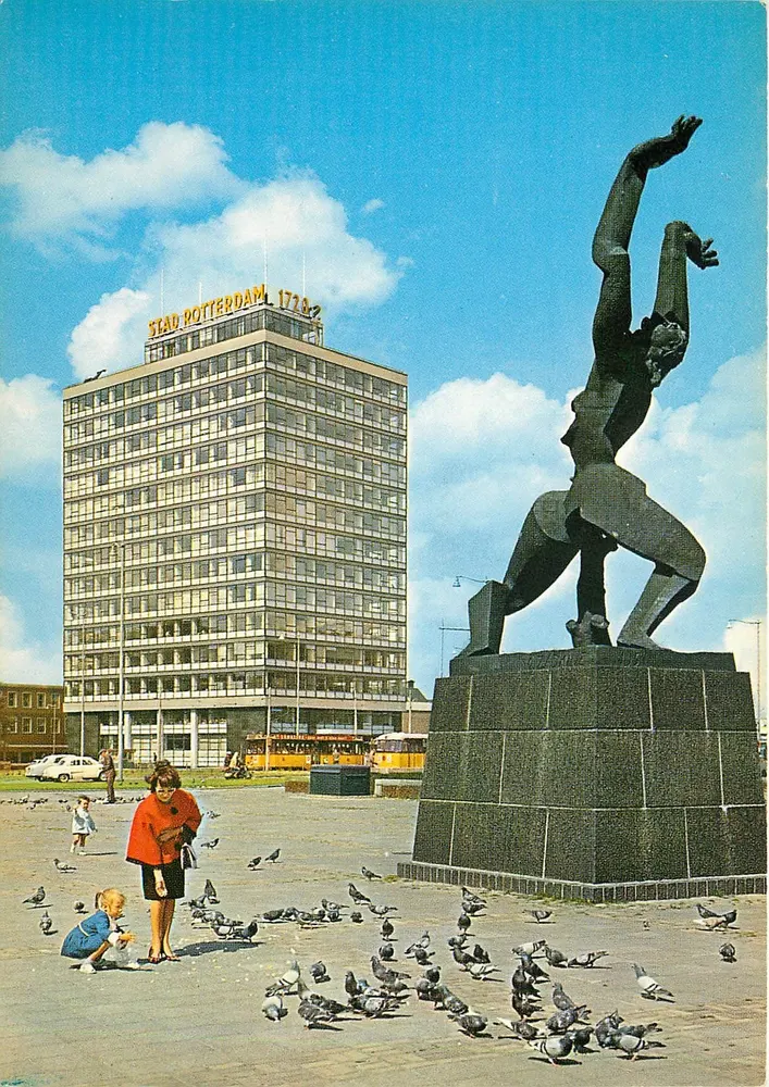 Rotterdam — Monumento 'Mei 1940 - Cidade destruída' — O. Zadkine - Frente
