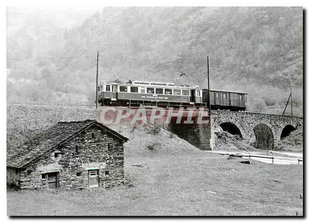 अल्प्स-मेरीताइम लाइन के ट्रेन — कैबियोलो और सोज़ा के बीच — फोटो जे-एल. रोचैक्स - आगे