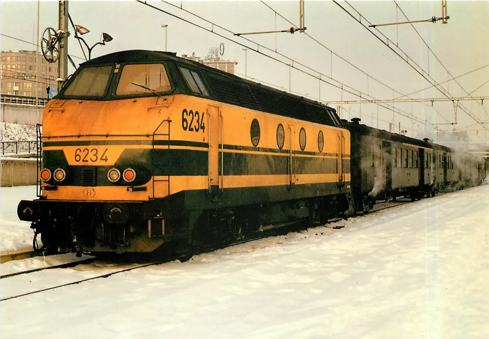 BB 6234 — Lokomotive in Charleroi-Ouest am 13. Januar 1985 — Éditions du Caabri - Vorderseite
