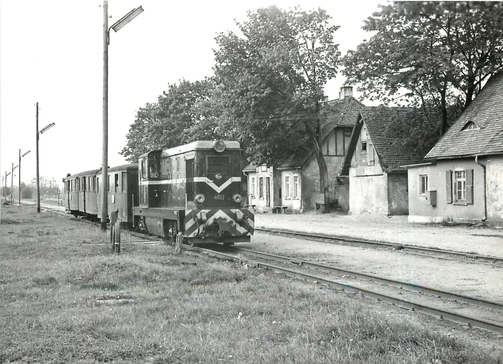 Peprotno — trem diesel para Gryfice — BVA, av. de Provence 16, 1000 Lausanne - Frente