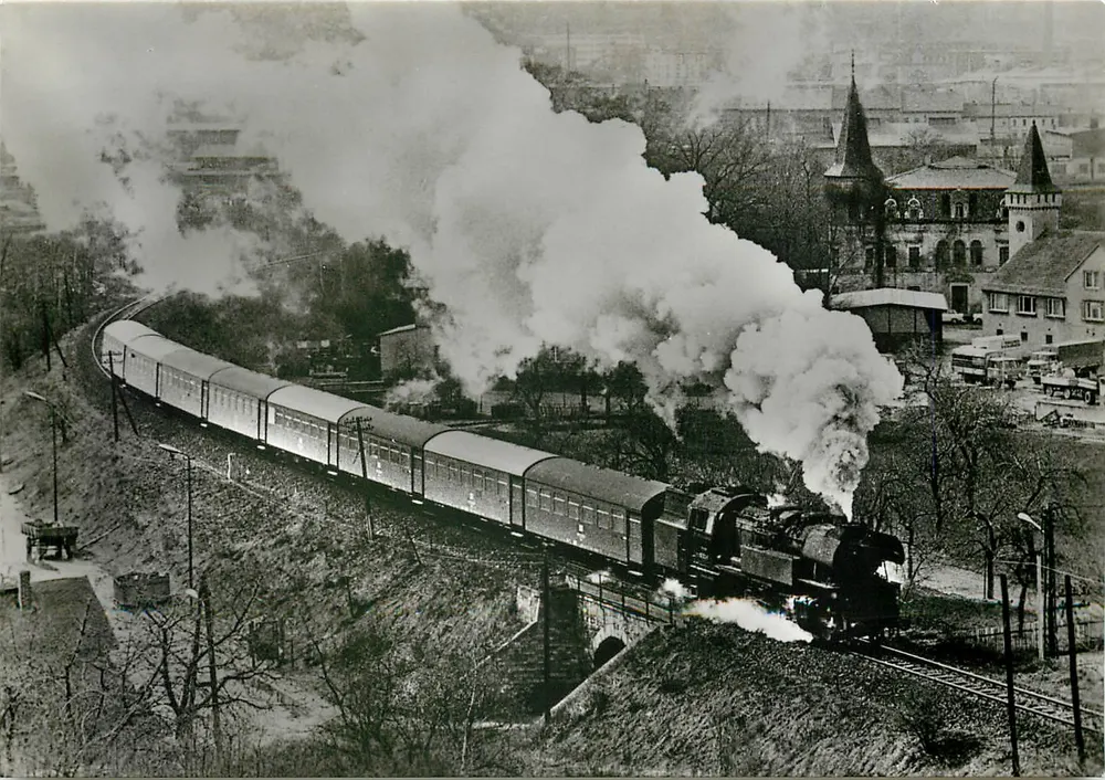 Trem a vapor P 6051 — Baureihe 65.10 — Vogtland (VOGTL) — abril 1978 - Frente