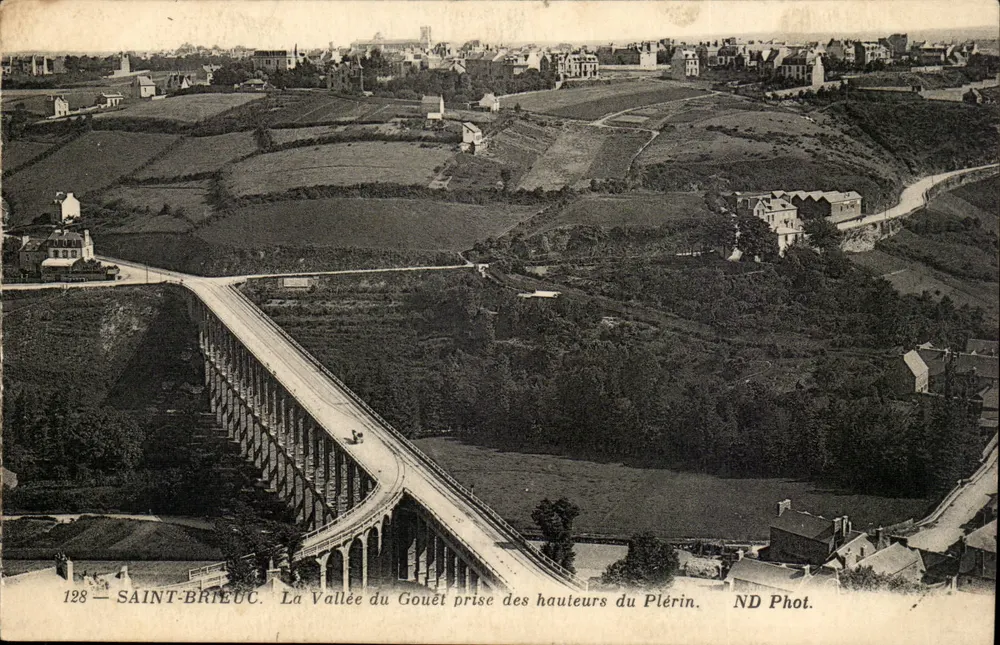 SAINT-BRIEUC. Blick auf das Tal des Gouët von den Höhen des Plérin — ND Fotografie n°128 - Vorderseite