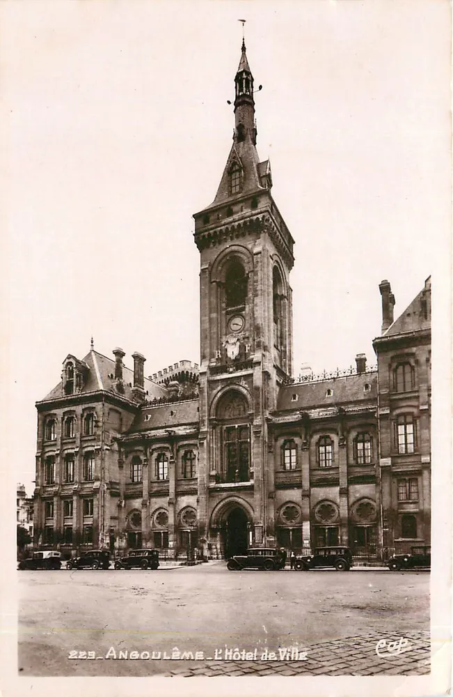 Angoulême — El Ayuntamiento - Anverso