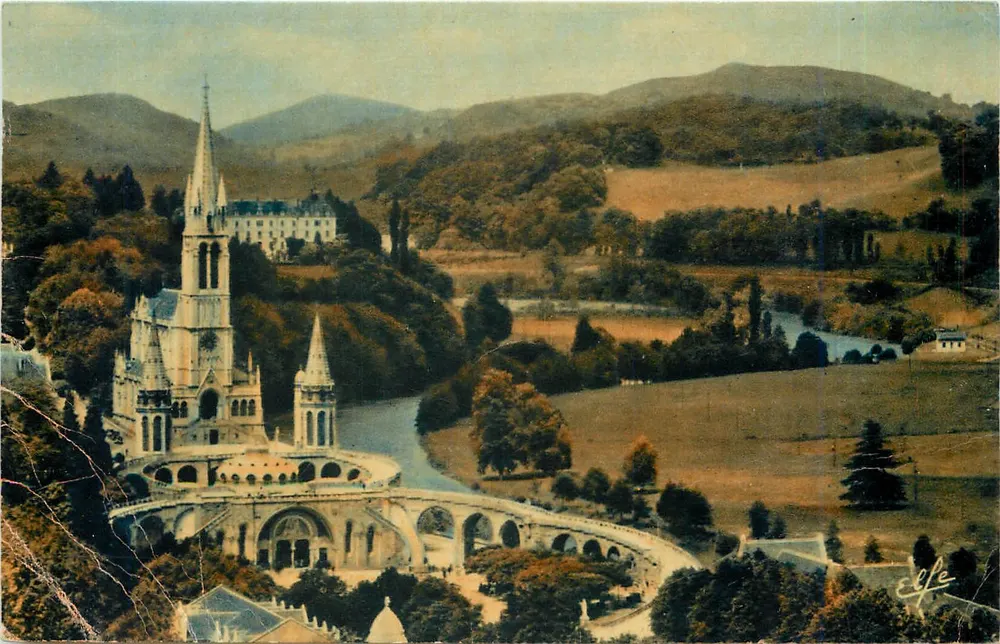 Lourdes — Vogelperspektive auf die Basilika und das Tal des Gave — Éd. Laboufrères - Vorderseite