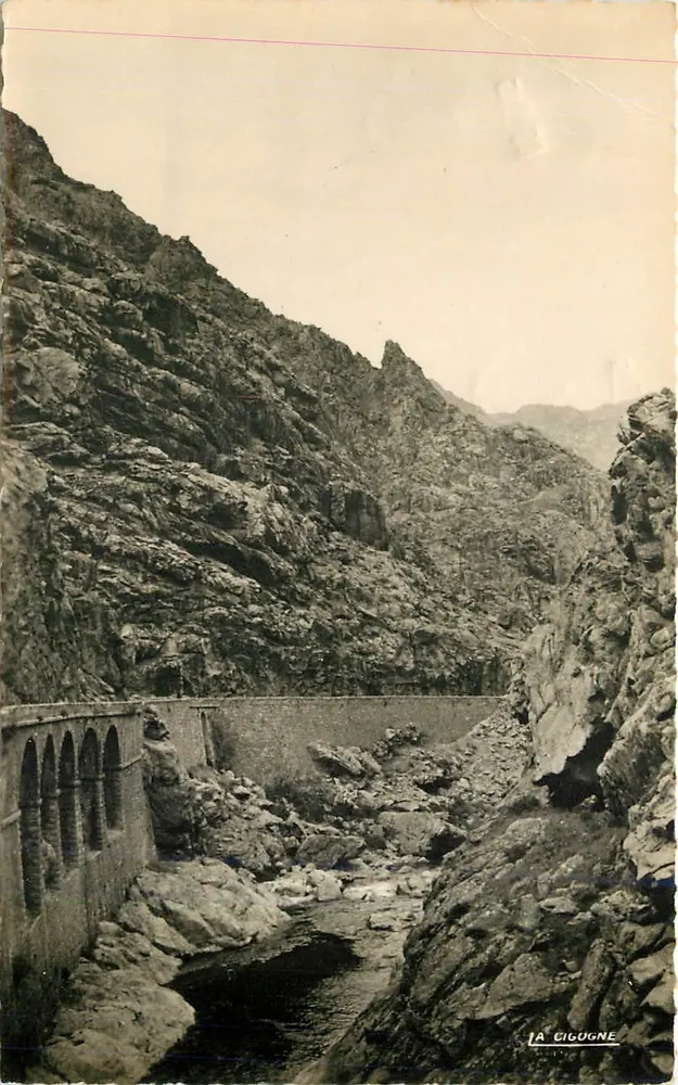 La Cigugne — Vue du barrage et du canyon — Edit. 'La Cigugne' (exclusivité de fabricant de Léconne) - Recto