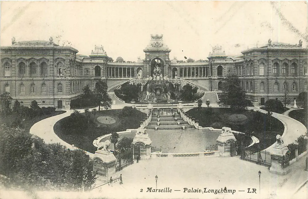Marselha — Palácio Longchamp — LR - Frente