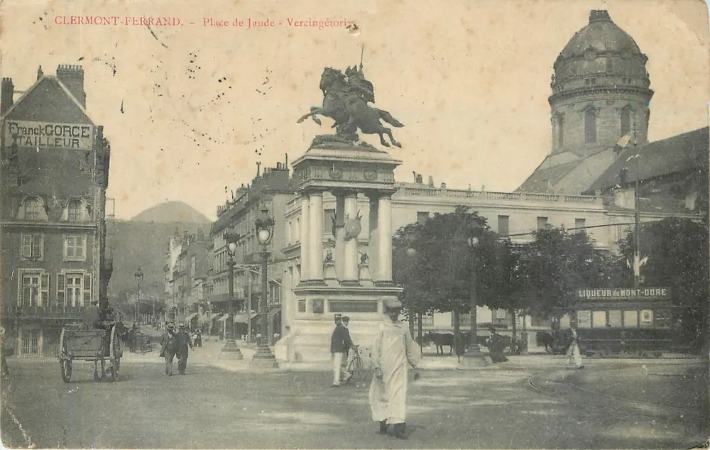 Clermont-Ferrand — Place de Jaude - Vercingétorix - Recto