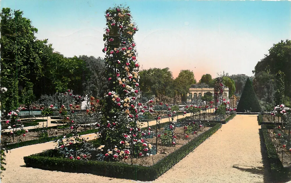 Rose Garden of Bagatelle — Paris — publisher AC. 8 - Front