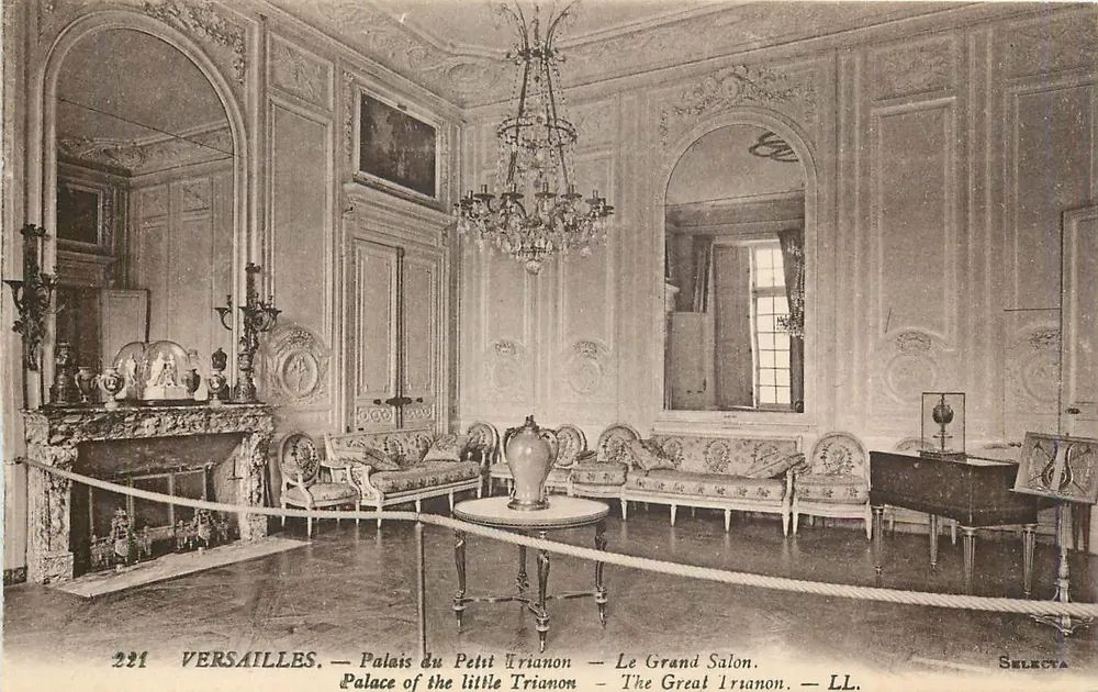 Versailles — Palais du Petit Trianon — Le Grand Salon — SELECTA - Recto