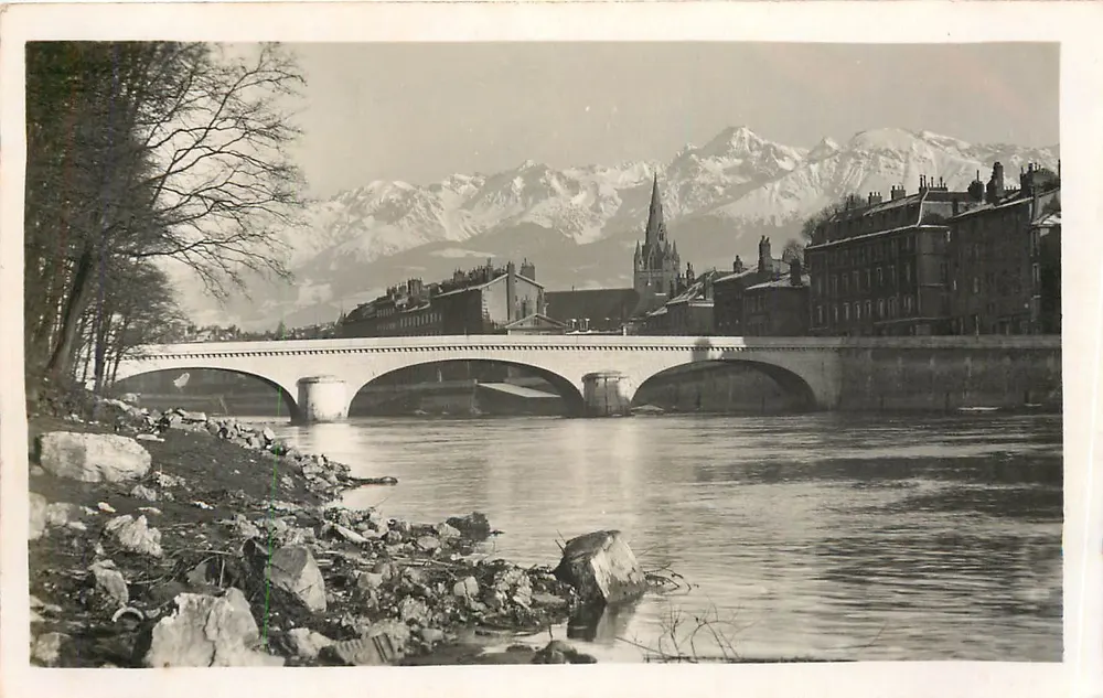 Grenoble — L'Isère et la chaîne de Belledonne — Édition R. Girard - Recto