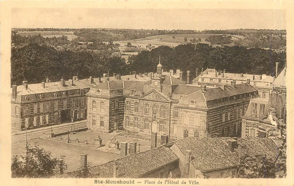 Ste-Menehould — Place de l'Hôtel de Ville - Recto