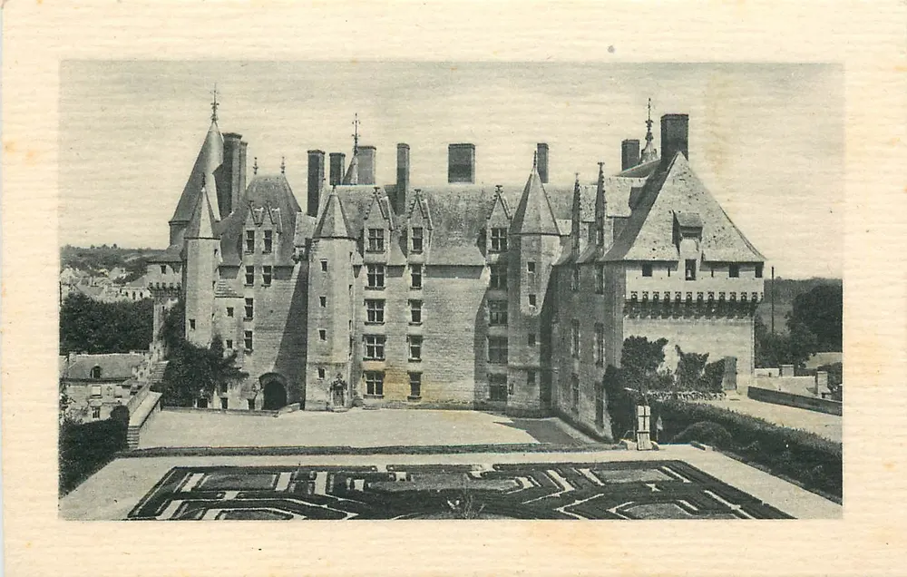 Castelo de Langeais — vista geral — Editor: Langeais, O Castelo, Lado Oeste - Frente