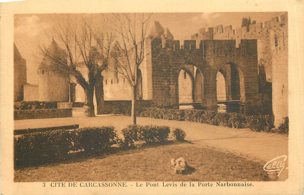 Cité de Carcassonne — Der Leviss-Brücke der Narbonnaise-Tore — Cellel - Vorderseite