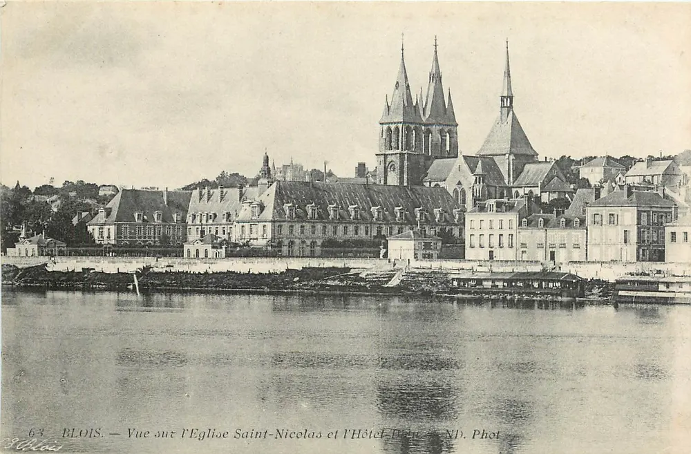 Blois — Vue sur l'Église Saint-Nicolas et l'Hôtel-Dieu — ND. Phot - Recto