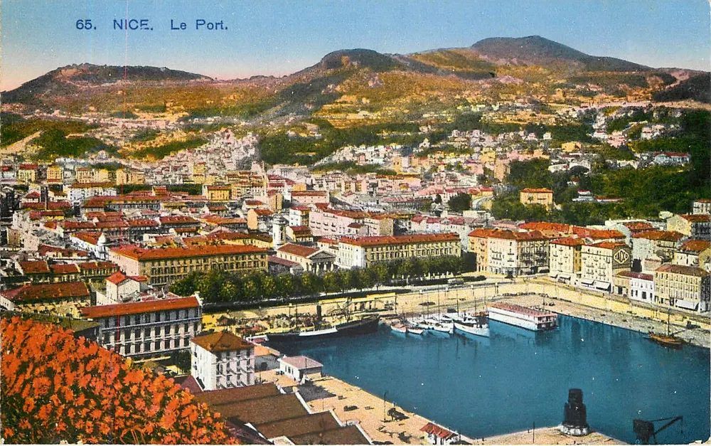 Nice. O Porto. — Vista panorâmica do porto e das colinas — Série 65, editada por Les Plus Beaux Sites de France - Frente