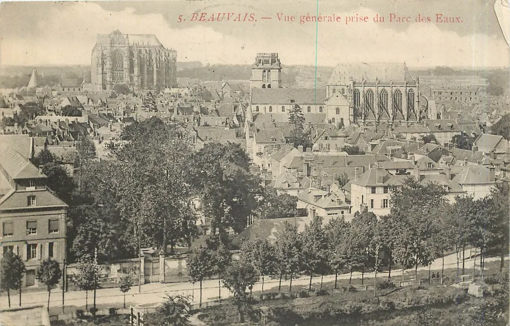 Beauvais — Vista general tomada desde el Parque de las Aguas. - Anverso