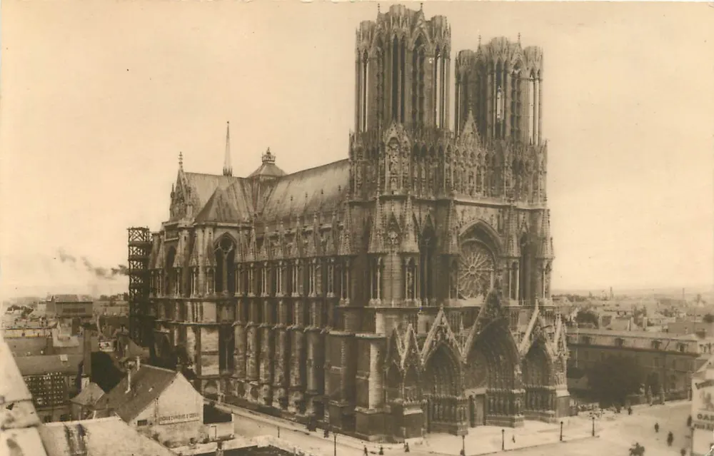 Cathédrale de Reims — avant le bombardement — Platiné-Photo, Baudet, n° 303 - Recto