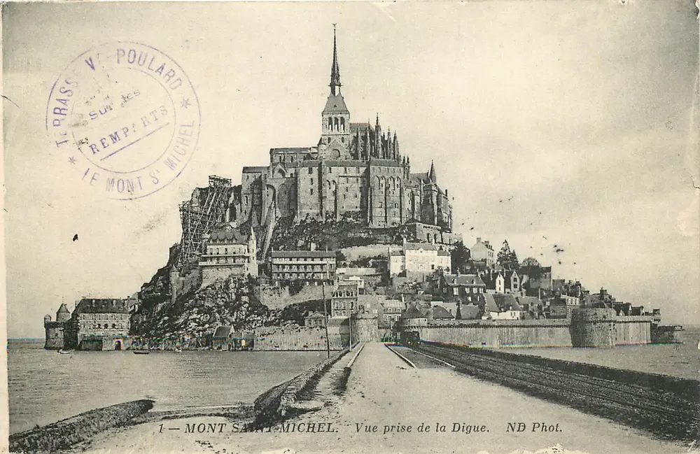 Mont Saint-Michel — Vue prise de la Digue — ND Phot. - Recto