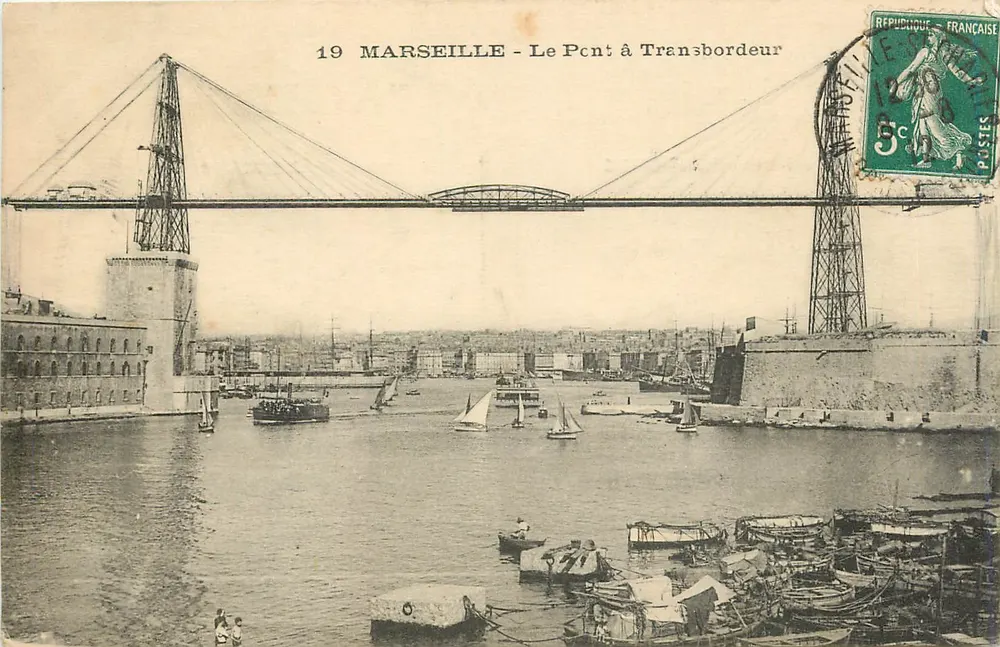 Marseille - De Brug van het Transbord — uitzicht op de haven met houten brug en boten — onbekende uitgever, nr. 19 - Voorkant
