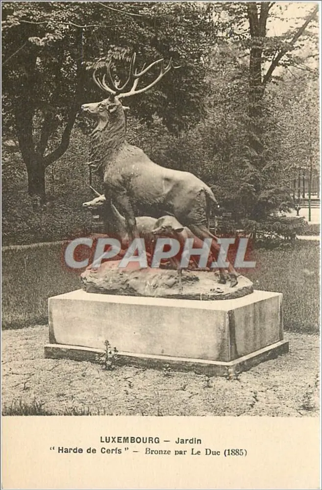Luxemburgo — Jardim — Estátua da 'Harde de Cerfs' por Le Duc (1885) - Frente