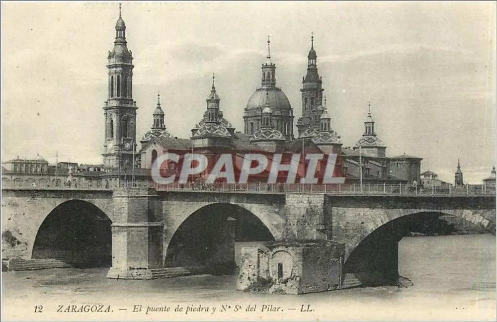 Zaragoza — Die Steinbrücke und die Kirche des Pfeilers - Vorderseite