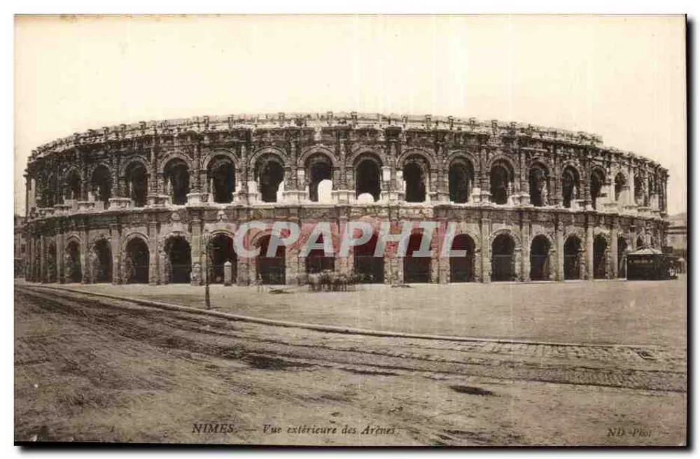 Nîmes — Vista externa das Arênes — ND-Plou - Frente