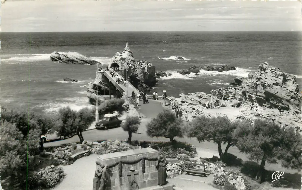 Biarritz - Der Felsen der Jungfrau und das Kriegsdenkmal — Réal-Photo, n° 366 - Vorderseite