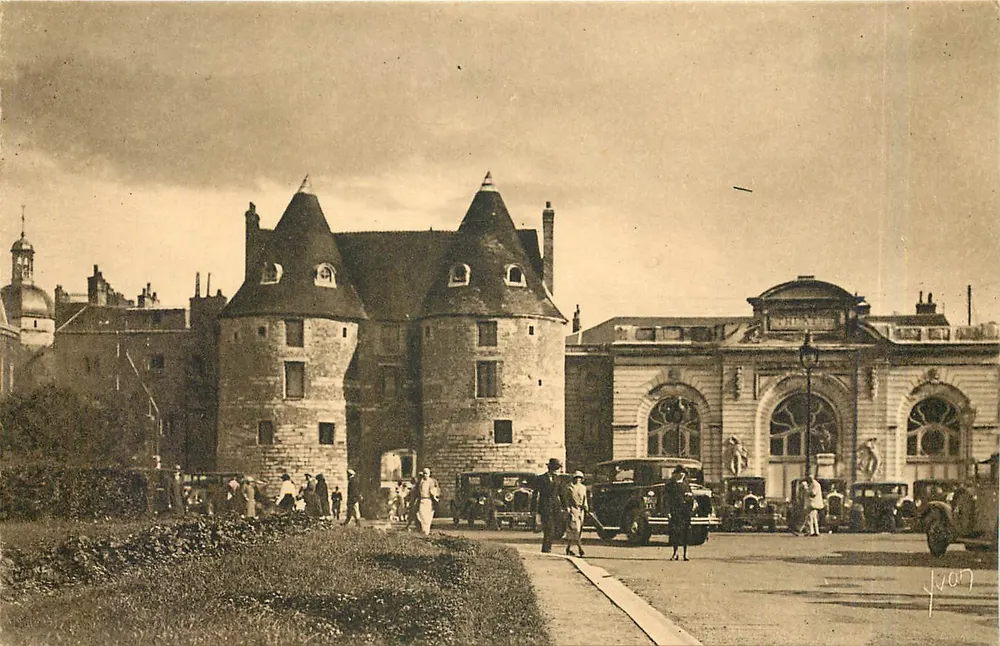 Dieppe (Seine-Inférieure) — Die Türme und das Theater — Éditions d'Art Yvon, Paris - Vorderseite