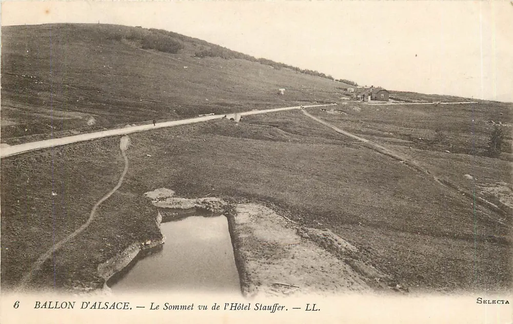 Ballon d'Alsace — Le Sommet vu de l'Hôtel Stauffer — LL. — Selecta - Recto