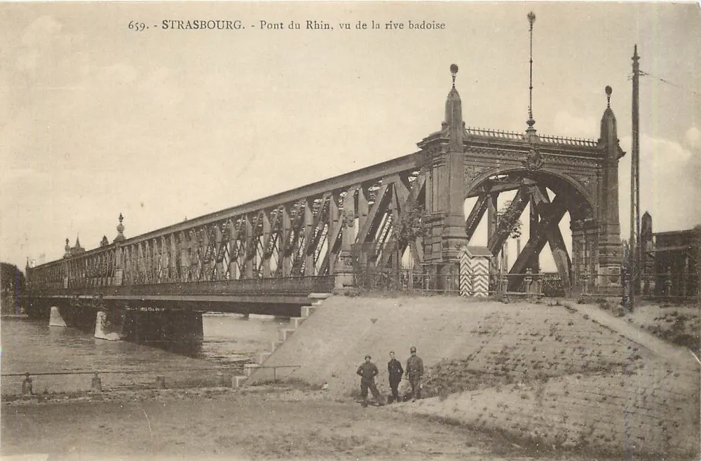 Strasbourg - Pont du Rhin, vu de la rive badoise — n° 659 — éditeur Maloque, Strasbourg - Recto