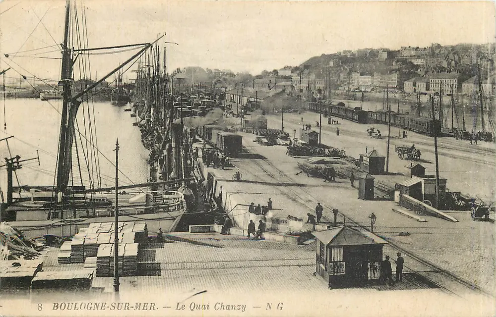 Boulogne-sur-Mer — Der Quai Chanzy — N G - Vorderseite